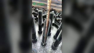 TOBO उच्च शक्ति वाले बोल्ट, नट और शिम को एक साथ भेजा जाता है